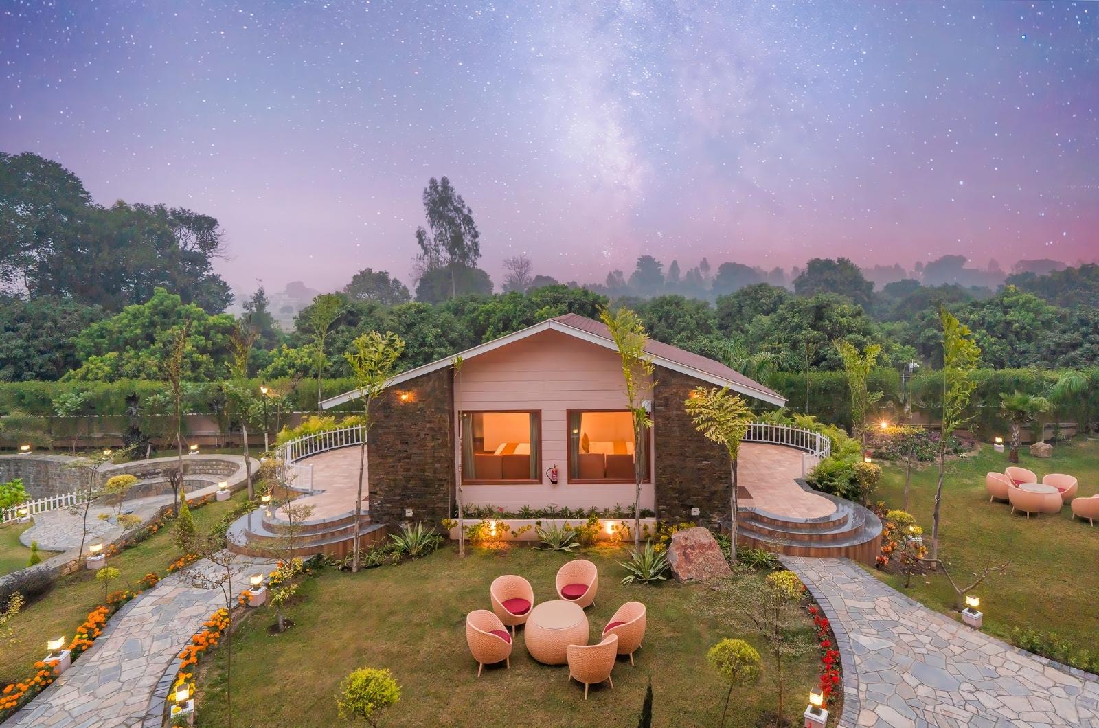 Executive Room (Garden View): Velvet Nest Image 7