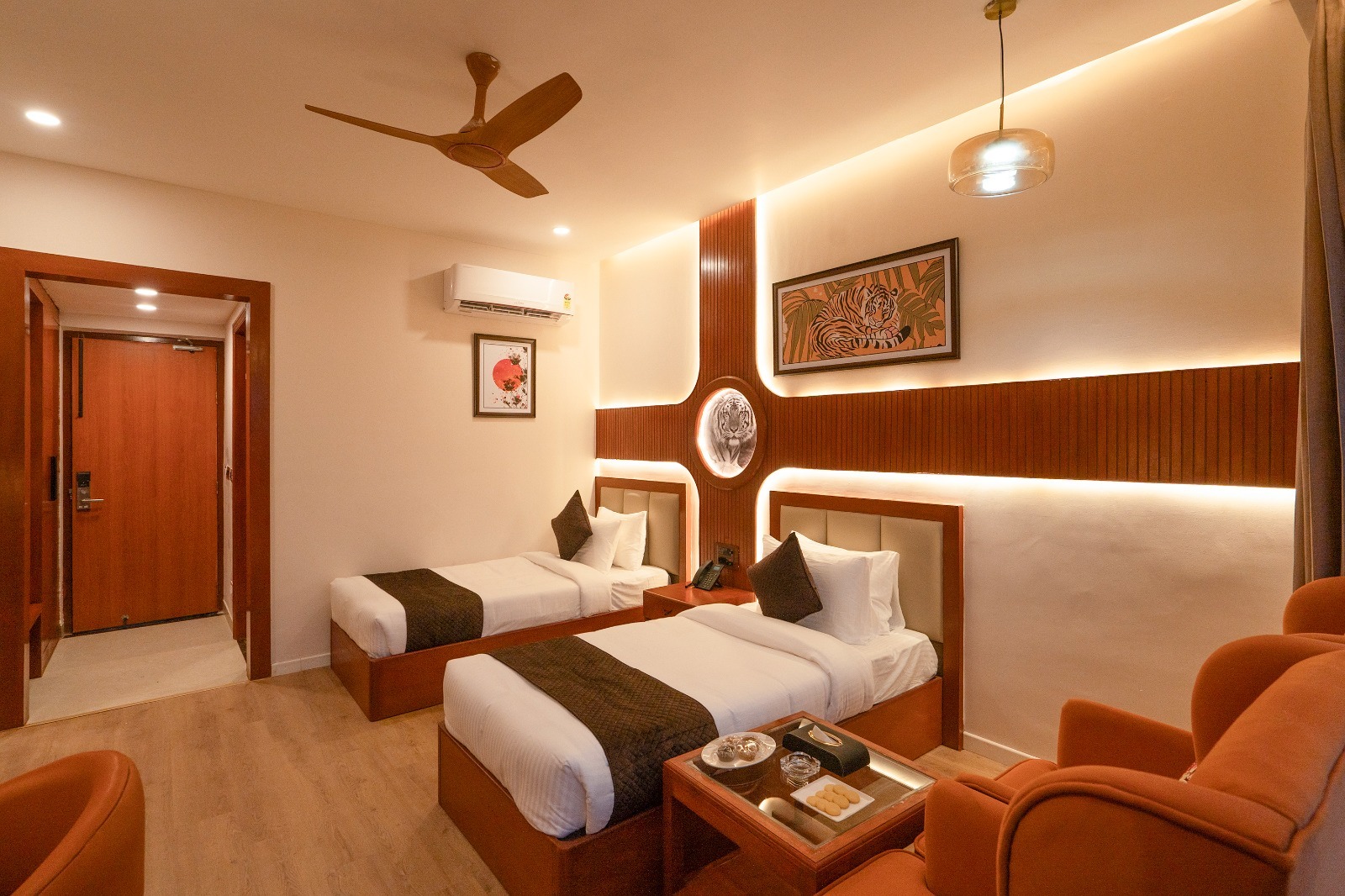 Premium Room (Garden View + Jacuzzi) : Elephant Empire - Hotel Block Image 4